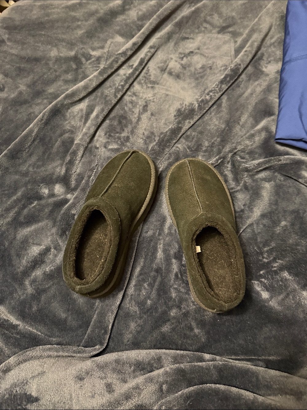Women’s Black Slip-On Cozy Shoes